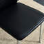Quatre chaises de salle à manger en polyuréthane noir - Design moderne avec métal pour le restaurant et le salon