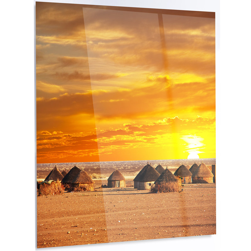 «Landscape Colorful African Village Huts View», reproduction de photo, H 28 po x l 12 po x P 1 po, Métal
