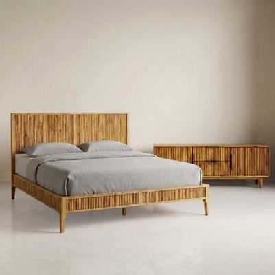 Ensemble de chambre à coucher 2 pièces Fredon, lit plateforme très grand Bosk et meuble télé 55 po pour téléviseur de 60 po ou moins, bois d'acacia massif cannelé, style Mid-Century moderne, chêne