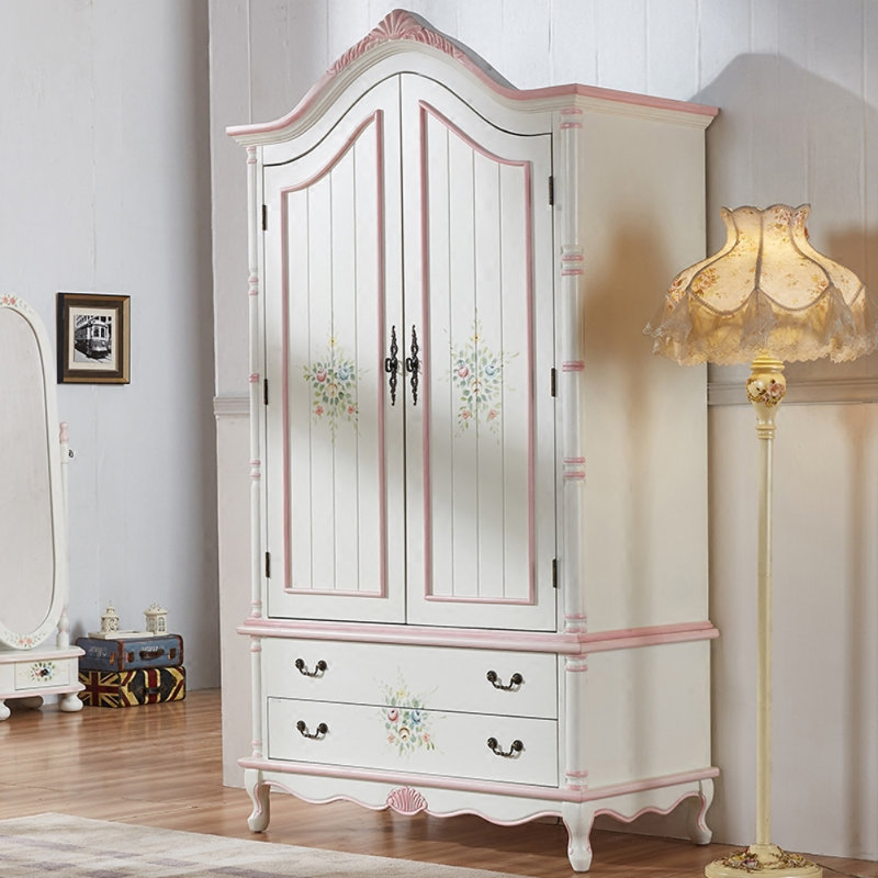 Armoire peinte rose style champêtre américain