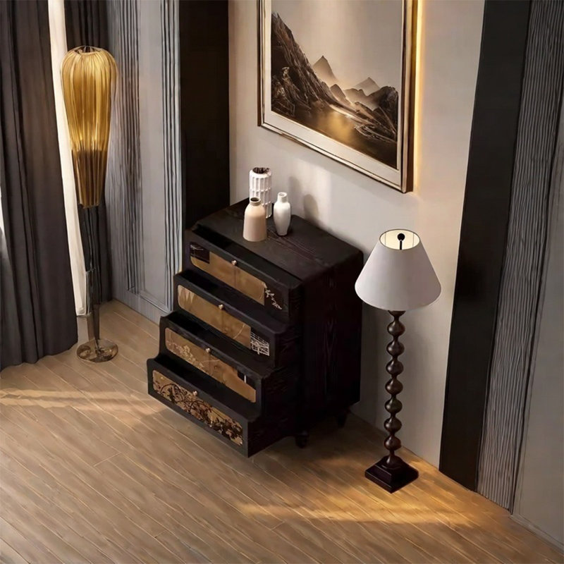 Armoire à cadre en frêne avec poignées en laiton