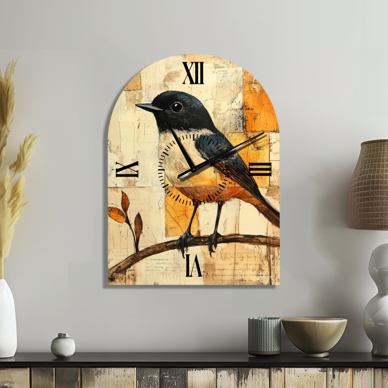Horloge murale scandinave à grande arche « Oiseau en papier déchiré II », H 31 po x l 23 po - Arche