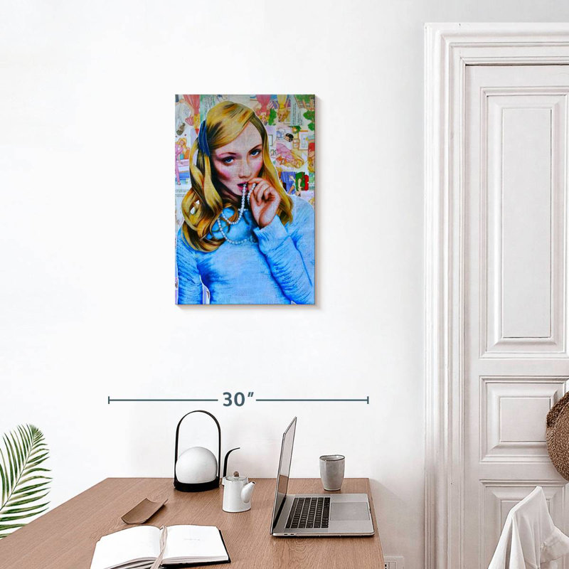 Leisha Preppy Pearl, 24" H x 16" W