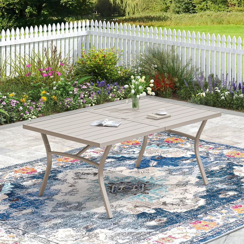 Table de salle à manger d'extérieur rectangulaire pour patio avec structure en métal, H 28 po x L 63 po x l 37,8 po, Crème