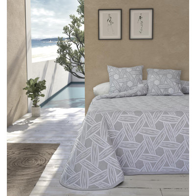 McMullen No Pattern Bedspread
