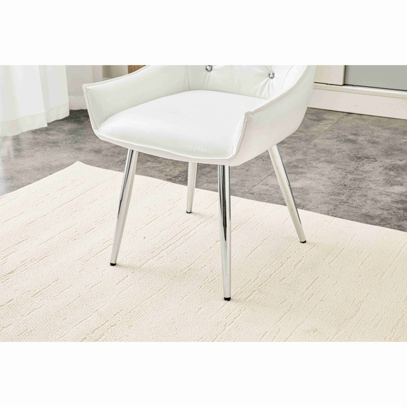 Fauteuil d'appoint en similicuir de qualité supérieure à motif de crocodile, dossier à décor de losanges, pieds en métal chromé et coussin éponge à haute résilience