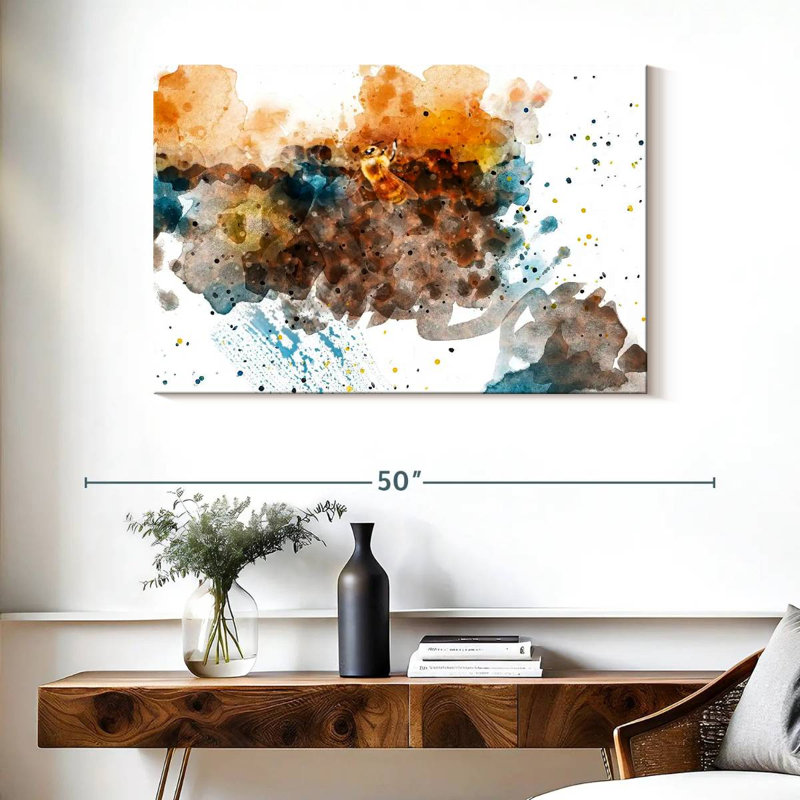 Avery Amber Bee, 26" H x 39" W