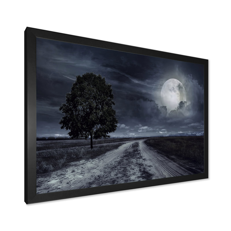 Route pavée sous une pleine lune - photographie sur toile, H 30 po x l 40 po x 1,5 po, Cadre photo noir