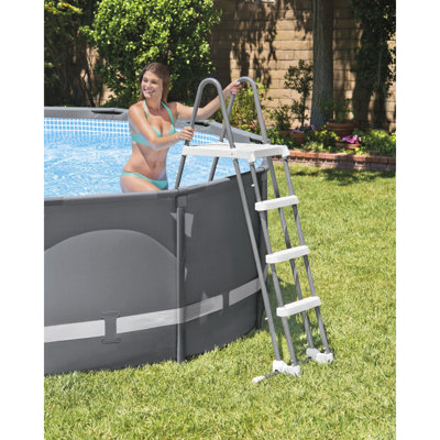 Ladder with Removable Step