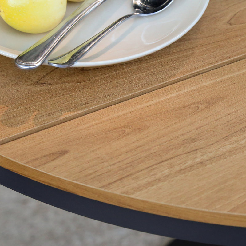 Round Outdoor Dinning Table