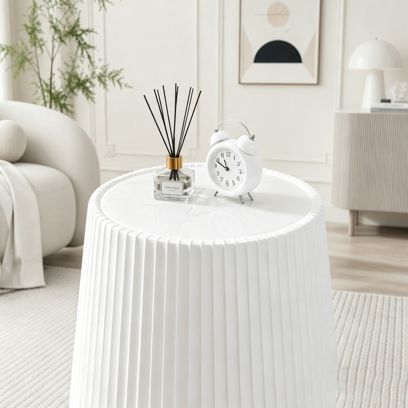 Table basse ronde avec dessus en pierre frittée et corps en cuir, 19.68"W, Crème / blanc / gris