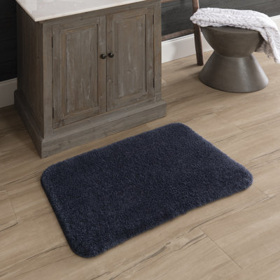 Benedetti Solid Polyester Machine Washable Bath Rug