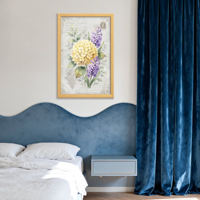 Bouquet de plantes et de fleurs avec fleurs jaunes et mauves