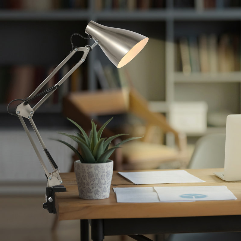 Lampe à pince en métal Kreshnik, Nickel