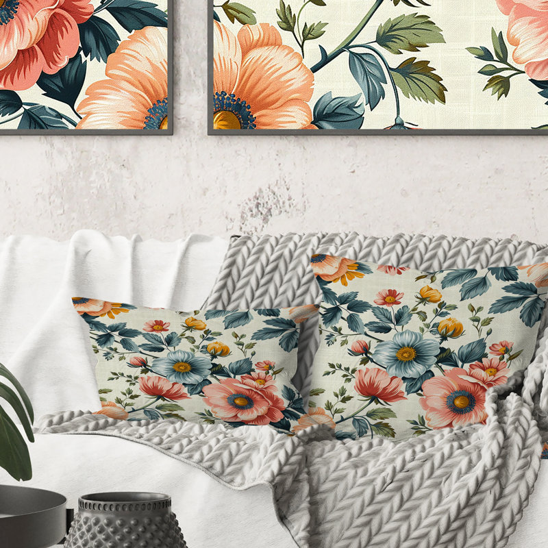 Coussin décoratif beige et rose à motif floral Meadows VII, H 16 po x l 16 po