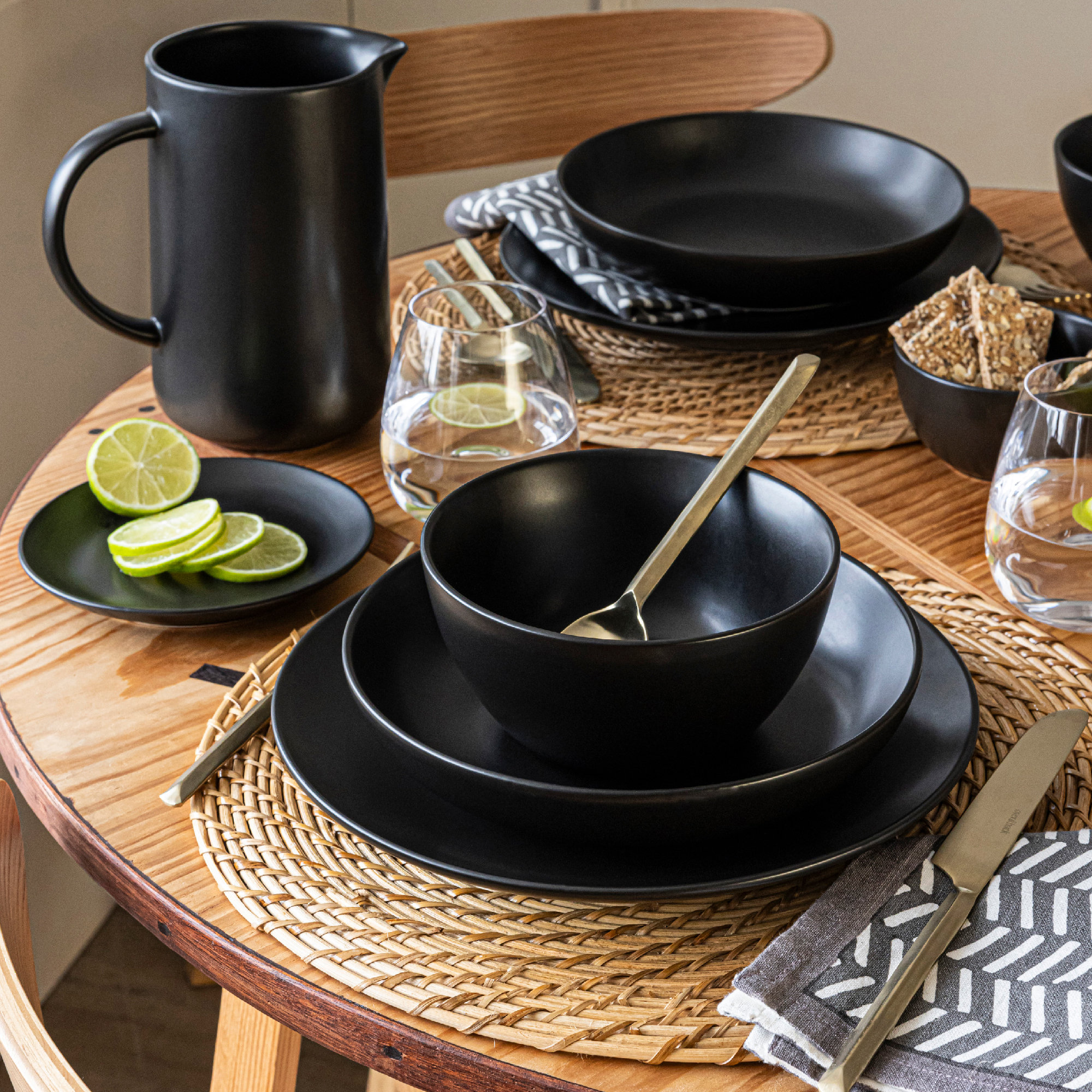 Natural Fiber Over&Back Woven Frayed Chambray Placemats