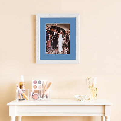 Cadre photo Arttoframes 8,5 po x 14 po blanc cassé délavé sur bois de frêne avec passe-partout simple de 2 po disponible en plus de 60 couleurs, pour des photos de 8,5 po x 14 po avec le tapis ou des photos de 12,5 po x 18 po sans le tapis