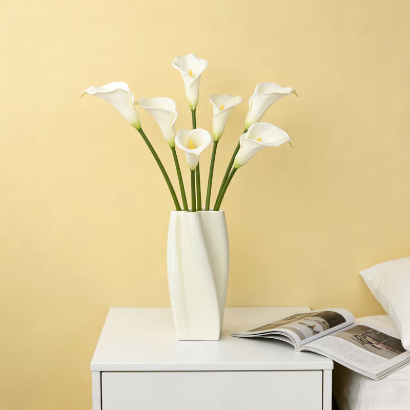   Vase moderne de décoration intérieure, vase crème en céramique fait à la main pour le salon, décor de maison de campagne et table basse ou tablette
