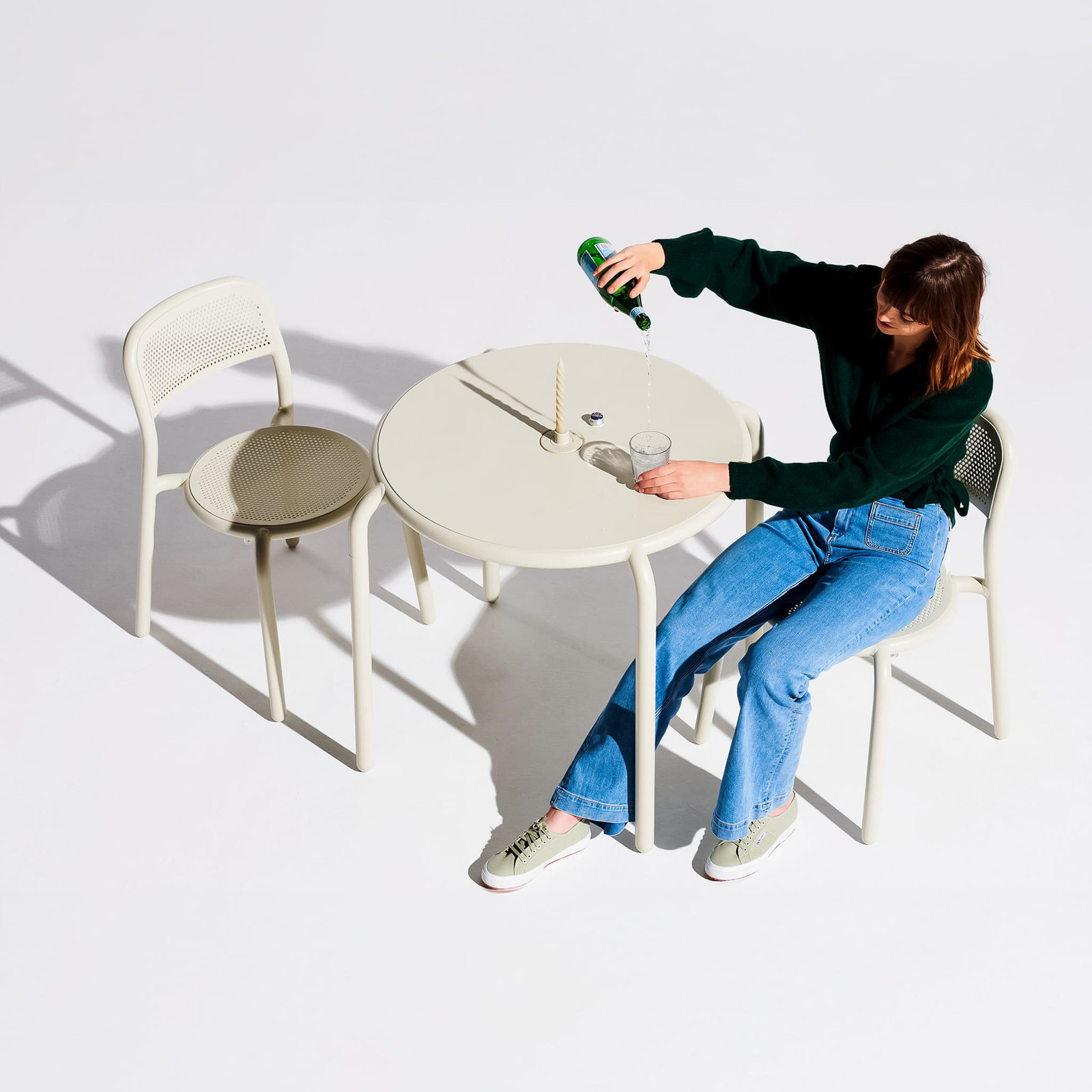 Toni 32" Patio Bistro Table, Desert