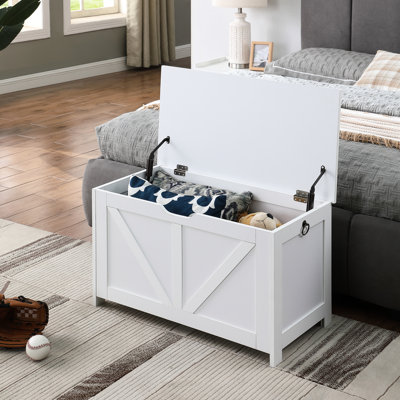 Coffre de rangement de couleur blanche, conception classique, charnières robustes, rangement polyvalent rétro dans la chambre à coucher, rangement, poignée en U, structure, convient au vestibule