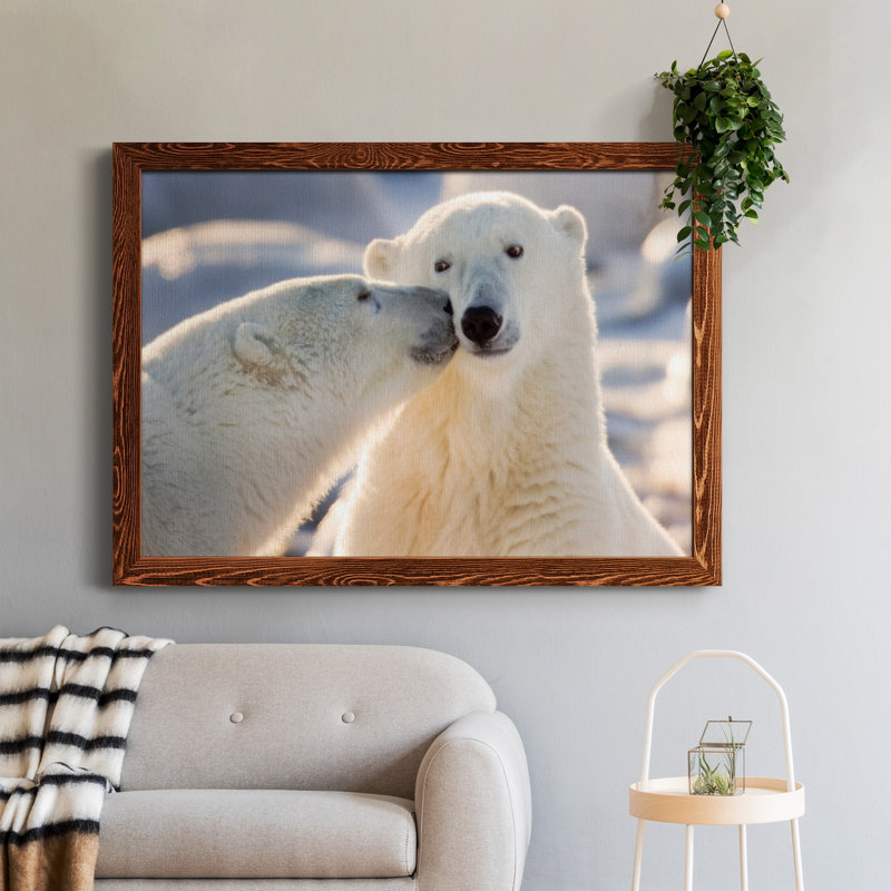 Baiser d'ours polaire - photographie sur toile, H 37,5 po x l 27,5 po x P 1,5 po, Érable