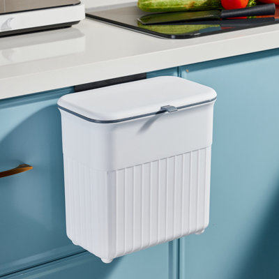 Arianne Plastic Step On Kitchen Trash Can - 2.5L