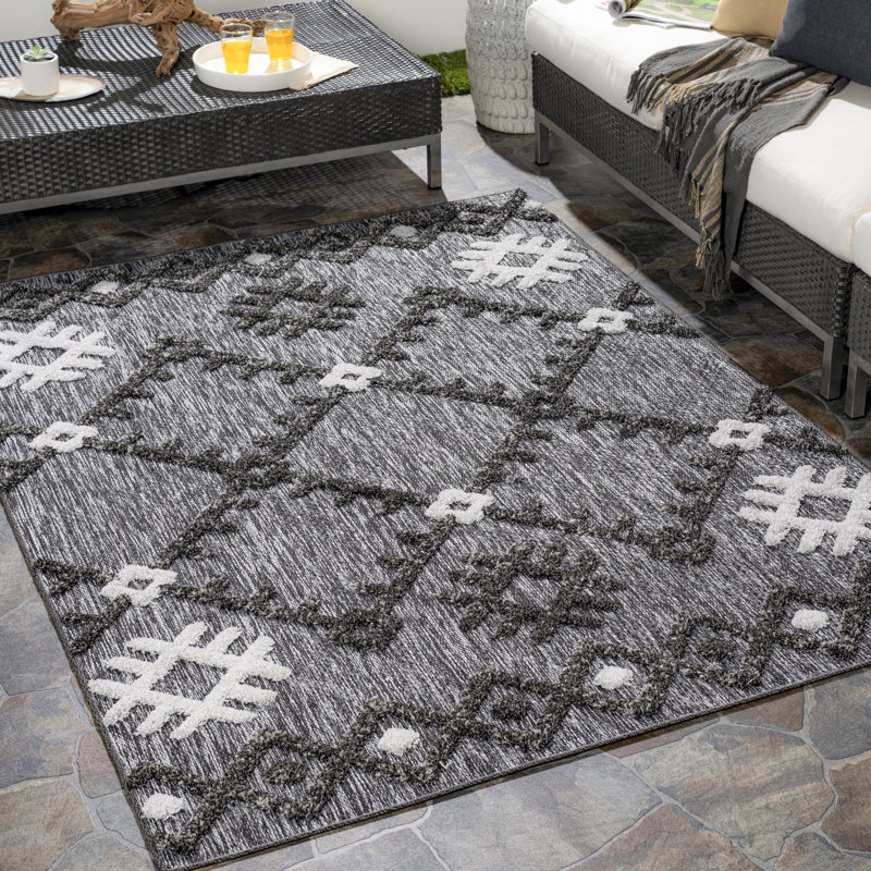 Hertz Geometric Indoor / Outdoor Rug, Rectangle 5'3" x 7'