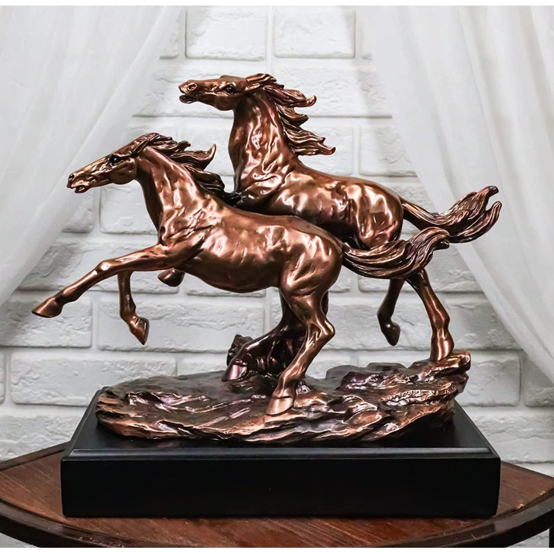 Grande statue en résine bronze bronzée Jollanta