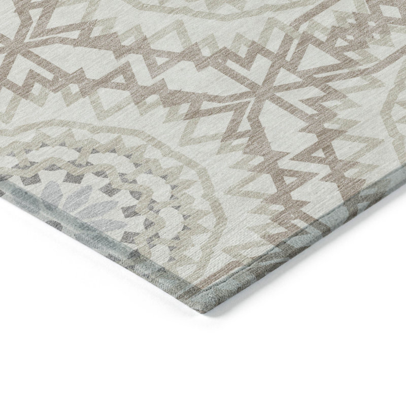 Tapis intérieur / extérieur ivoire 8 pi x 10 pi beige et argenté à motif de médaillons floraux