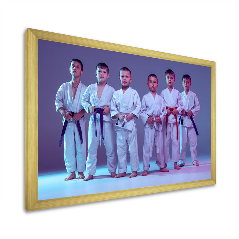 Karate Kids I sur toile, Cadre doré simple, H 12 po x l 20 po x P 1 po