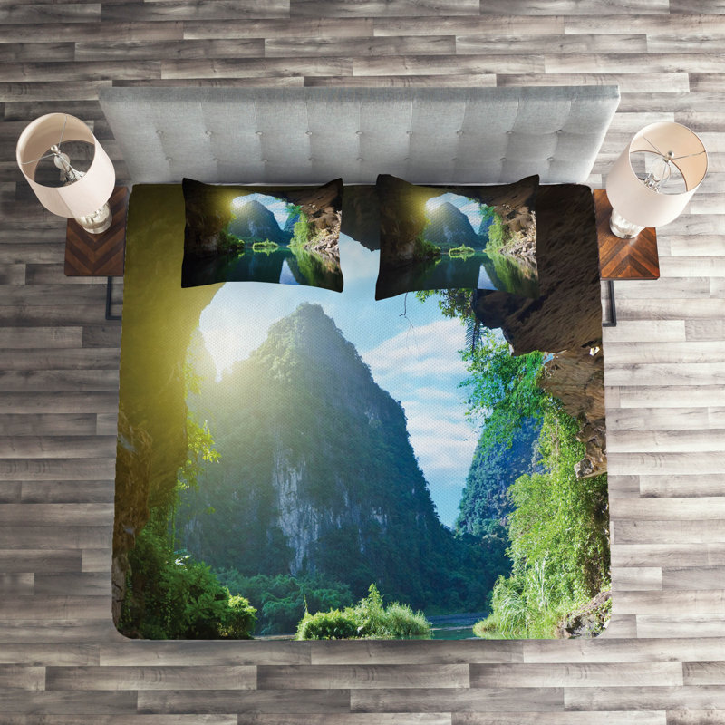 Modern & Contemporary Coverlet