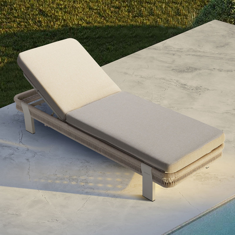 Chaise longue de patio avec coussin beige Borromeo