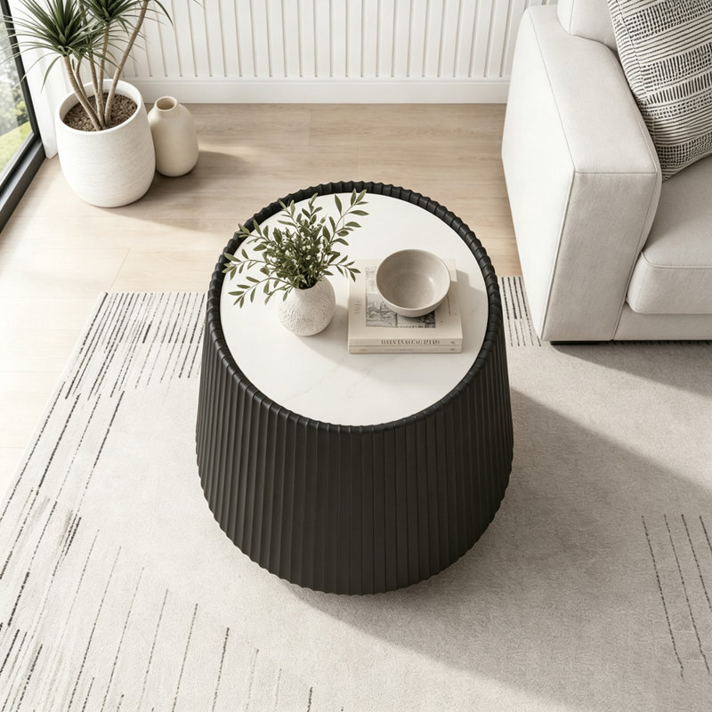 Table basse ronde avec dessus en pierre frittée et corps en cuir, 19.68"W, Or / noir, gris