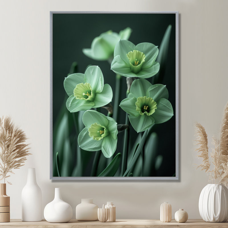 Monochromes de jardin glamour jonquilles II - jonquilles murales, Encadrement argenté, H 16 po x l 32 po