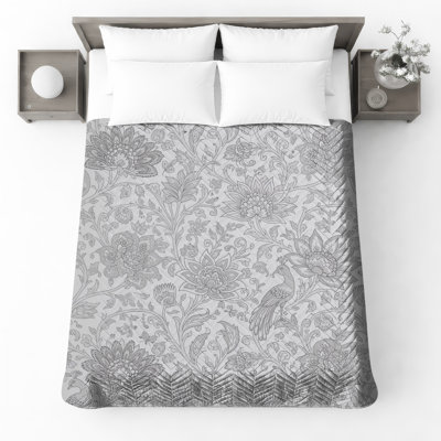 Couvre-lit matelassé à motif floral complexe