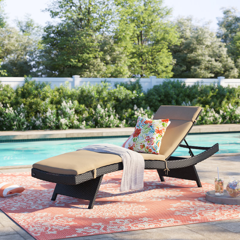 Chaise longue inclinable avec coussin Genieve, Moka