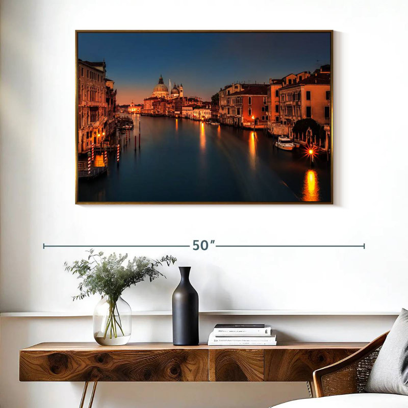 Grand canal au crépuscule, Cadre flottant doré, 40 po x 27 po