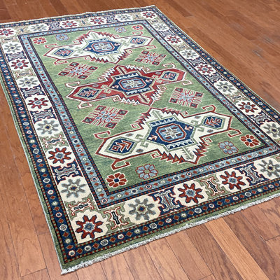 Tapis de zone en laine noué la kazak beige 4 pi x 6 po one-of-kind main Raybon