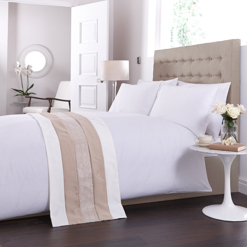 Lucia Bed Runner