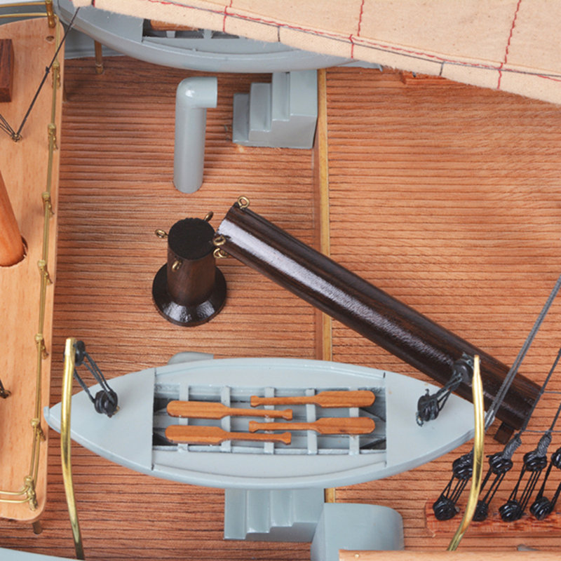 «Fram Painted Admiral Line», modèle de bateau moyen | Entièrement assemblé