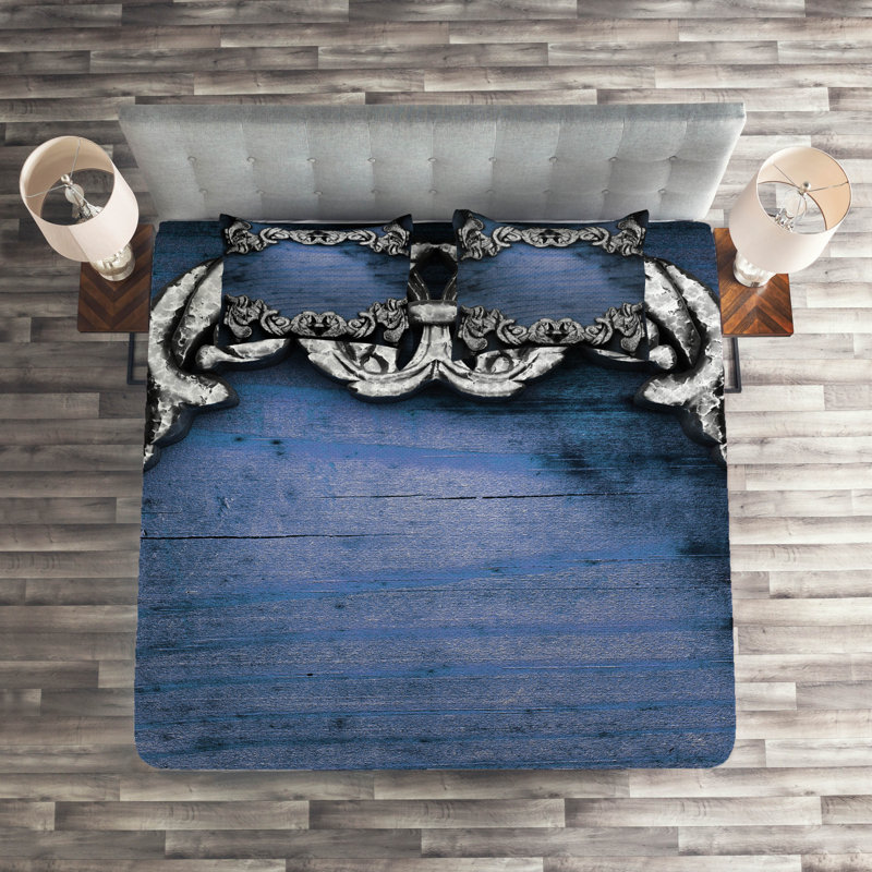 Motifs Traditional Polyester Coverlet