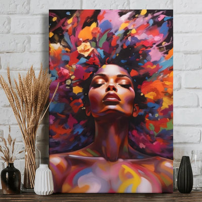 Portrait d'une femme noire entourée de couleurs vibrantes - Impression d'art abstrait sur toile tendue sur châssis, 91,4 cm (H) x 61 cm (L), prête à être accrochée