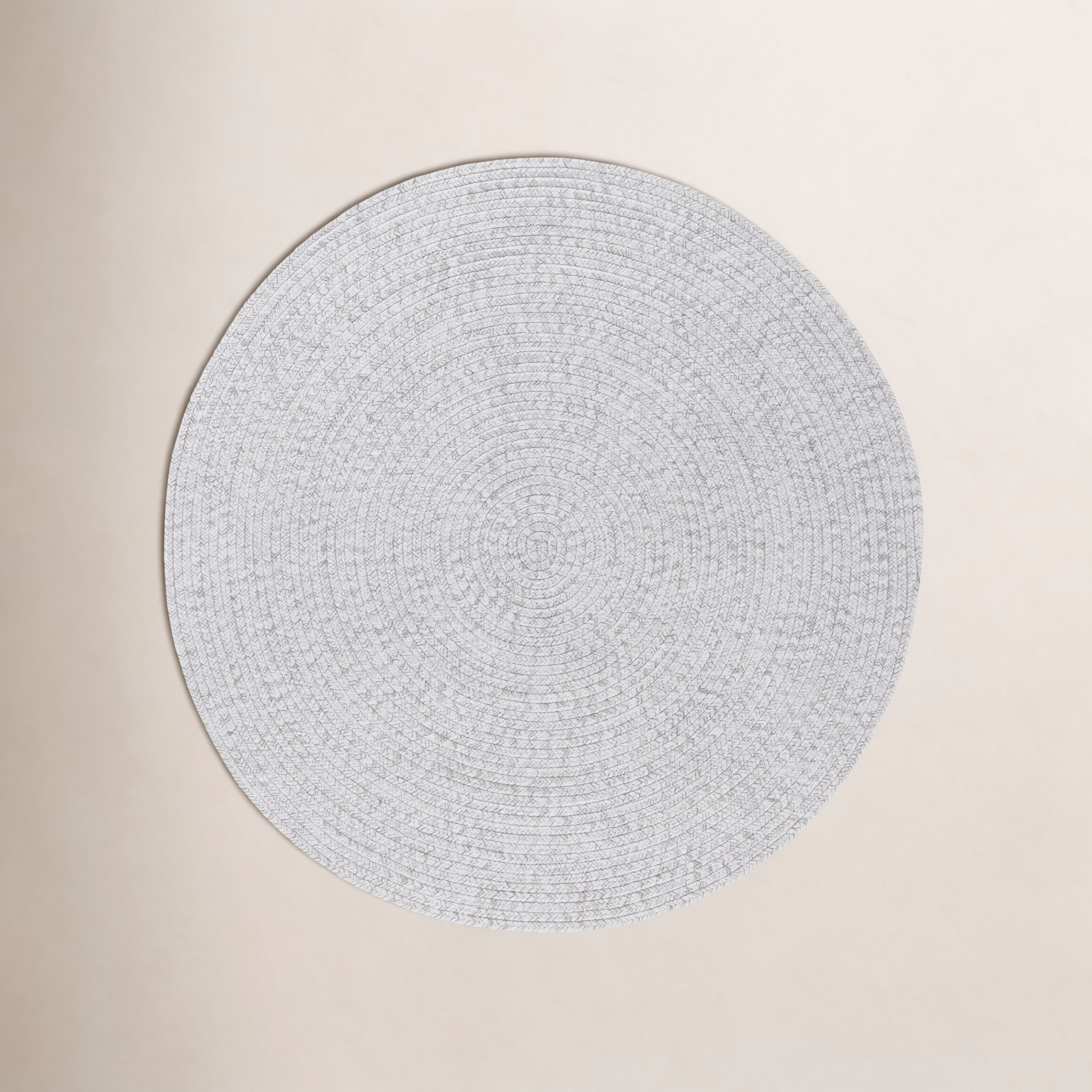 Edie Gray White Hand-Braided Outdoor Shag Rug, Round 10', Gray Silver