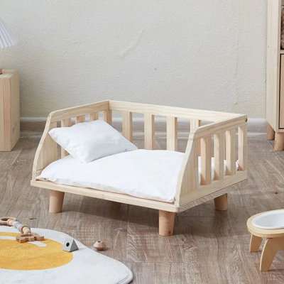 Hollier Nylon Pet Bed