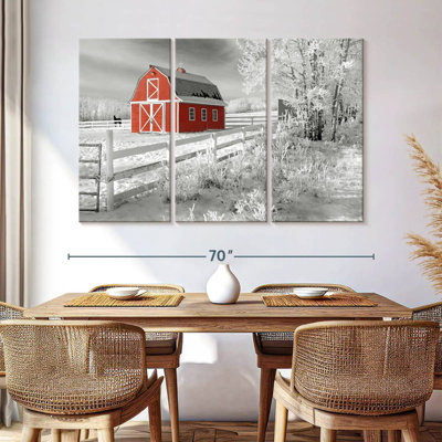 Grange rouge en hiver