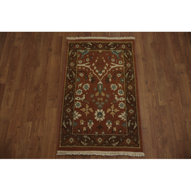Tapis oriental élégant avec motifs botaniques classiques détaillés 2x3
