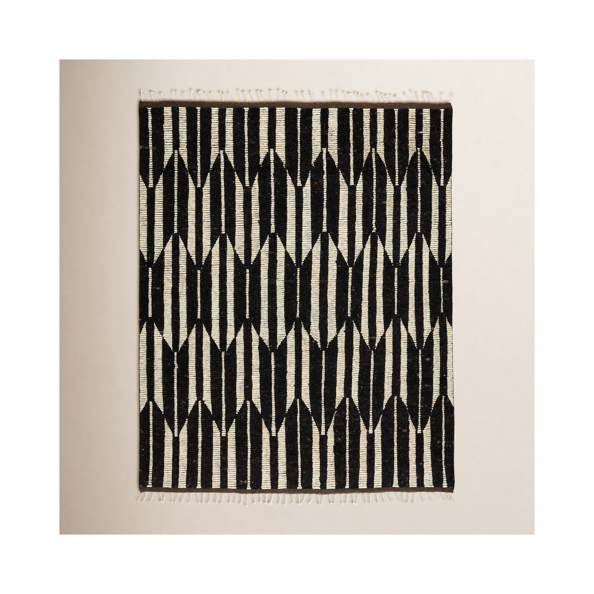 Wesler Handmade Wool Dark Brown/Ivory Rug, Rectangle 10' x 14'