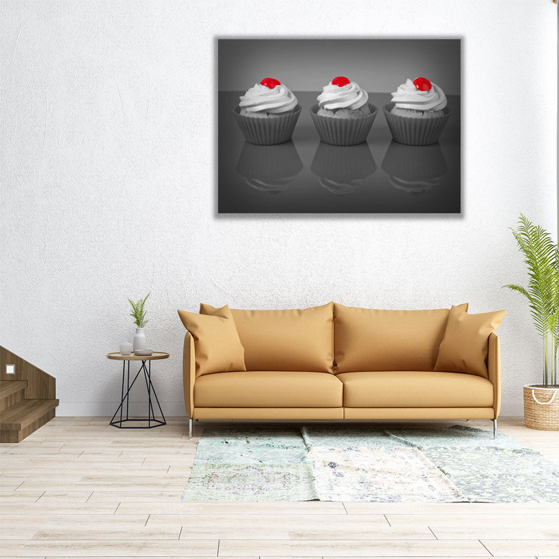 Three Cream Cupcakes 1 - reproduction d'art sur toile, H 18 po x l 24 po