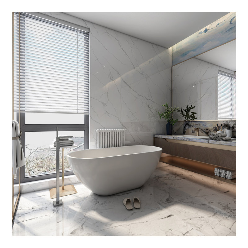 Baignoire de trempage autoportante élégante en acrylique blanc avec trop-plein et drain chromés