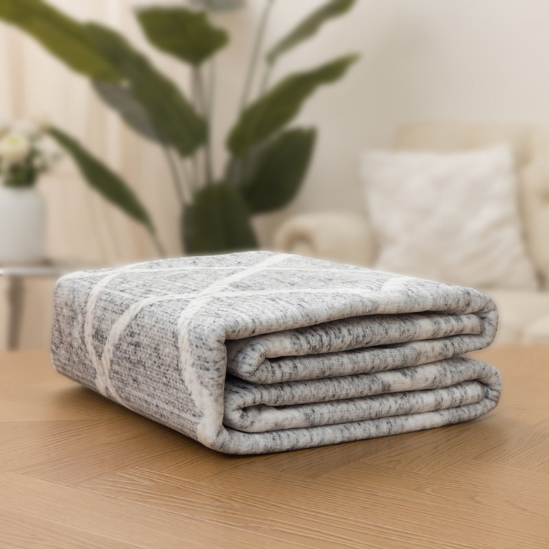 Lusko Tessa Distressed Machine Washable Area Rugs, Rectangle 7'6" x 9'6", Gray Ivory